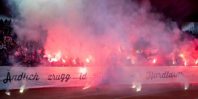 GC-Fans feiern das Ja zum Stadion vor der Superleague-Fussballpartie zwischen dem Grasshopper Club Zürich und dem FC St. Gallen am Sonntag, 25. November 2018 im Letzigrund-Stadion in Zürich. GC-Fans feiern das Ja zum Stadion vor der Superleague-Fussballpartie zwischen dem Grasshopper Club Zürich und dem FC St. Gallen am Sonntag, 25. November 2018 im Letzigrund-Stadion in Zürich.