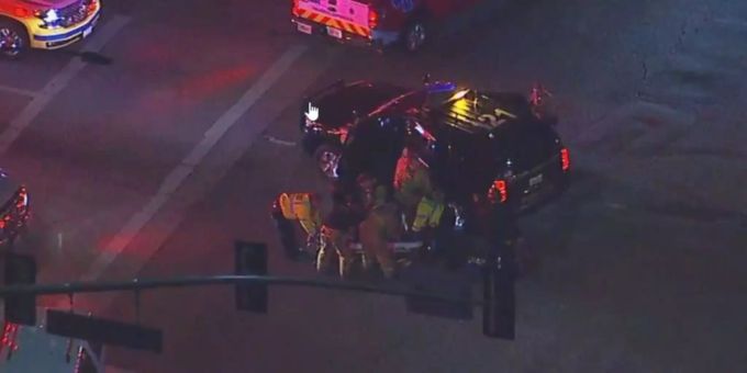 Die Rettungskräfte helfen den Opfern einer Schiesserei in Thousand Oaks. Ambulanz in Thousand Oaks.