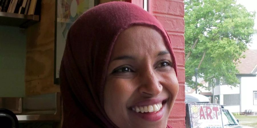 Ilhan Omar, Kandidatin der Demokraten bei den Kongesswahlen, während eines Interviews beim Peace Coffee in Minneapolis.