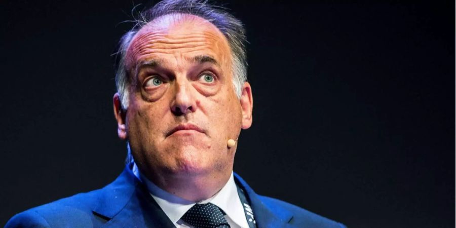 Javier Tebas bei einer Rede an einem Sport-Gipfel in Madrid 2017