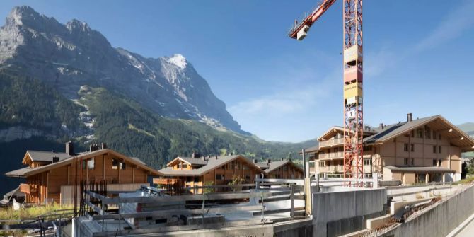 Die Baustelle eines Hauses in Grindelwald.