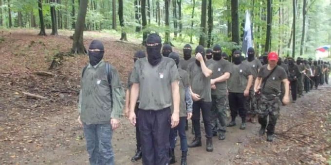 Rechtsextrem - Bürgerwehr formiert sich in Slowenien