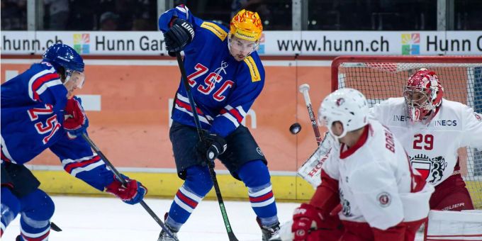 Jemore Bachofner (links, ZSC Lions) scheitert an Torhüter Luca Boltshauser (HC Lausanne). Jemore Bachofner (links, ZSC Lions) scheitert an Torhüter Luca Boltshauser (HC Lausanne).