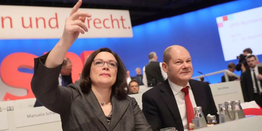 Könnte die Zukunft an der Spitze der SPD sein: Andrea Nahles neben Olaf Scholz.