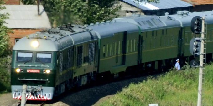 Mit diesem Sonderzug soll Kim Jong Un nach China gereist sein. Mit diesem Sonderzug soll Kim Jong Un nach China gereist sein.