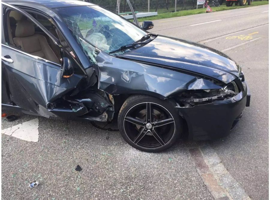 Totalschaden am Auto - Kantonspolizei Aargau