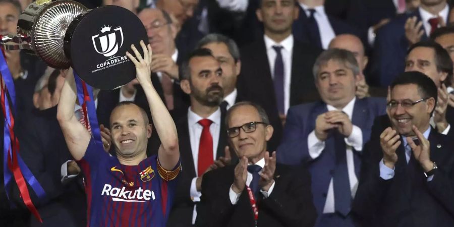 Wer im spanischen Cupfinal zwischen Barcelona und Sevilla Spannung erwartet hätte, wäre bitter enttäuscht worden. Die Katalanen fertigen Sevilla mit 5:0 ab – neben Messi, zwei Mal Suarez und Coutinho traf auch Andres Iniesta in seinem allerletzten Cupspiel für den FC Barcelona. Und wurde dafür in den Medien hochgelobt.