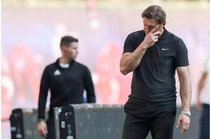 Das dürfte weder RB-Konzernchef Mateschitz noch Sportdirektor Ralf Rangnick gefallen: Nach dem 0:3 gegen Mainz ist Leipzig nun vier Spiele ohne Sieg. Der Rückstand auf die Champions-League-Plätze beträgt bereits fünf Punkte – und im Rücken lauern gleich mehrere Teams im Kampf um die Europa-League-Ränge. Das dürfte weder RB-Konzernchef Mateschitz noch Sportdirektor Ralf Rangnick gefallen: Nach dem 0:3 gegen Mainz ist Leipzig nun vier Spiele ohne Sieg. Der Rückstand auf die Champions-League-Plätze beträgt bereits fünf Punkte – und im Rücken lauern gleich mehrere Teams im Kampf um die Europa-League-Ränge.