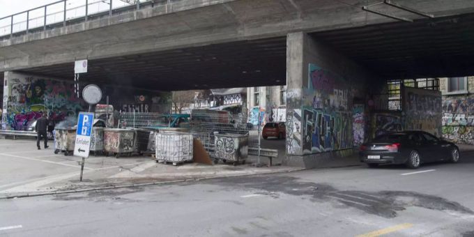 Die Schützenmatte vor der Reitschule in Bern. Reitschule