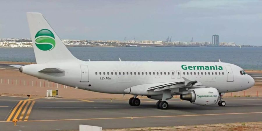 Eine Maschine der Airline Germania musste am Freitagabend wegen Kabinendruck-Problemen wieder zum Flughafen zurückkehren.