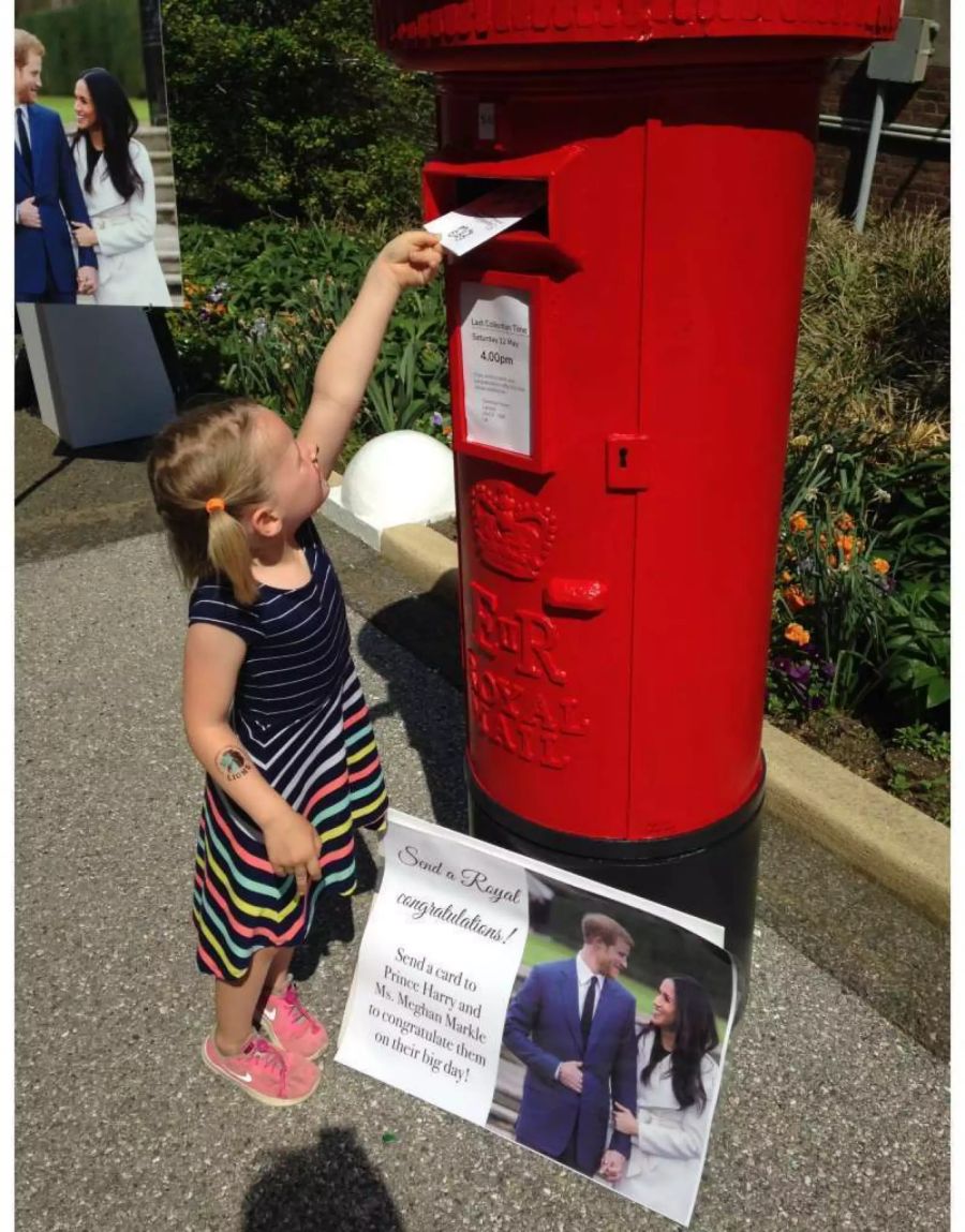 In Washington wurde ein Postkasten aufgestellt, damit Royal-Fans ihre Hochzeitskarten an das Brautpaar schicken kann.