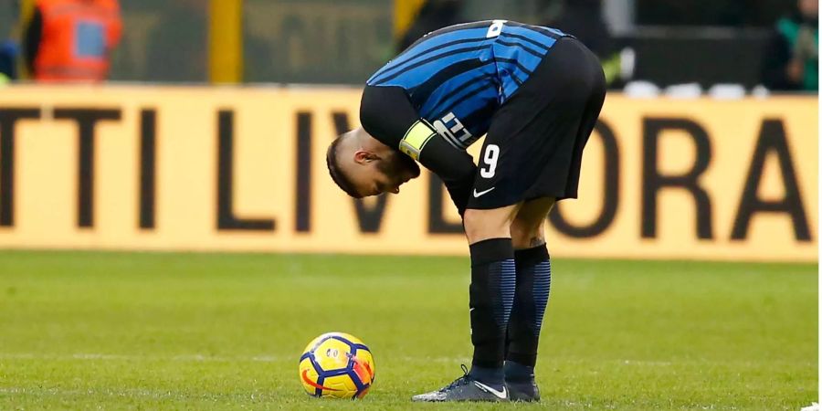 Inter Mailand verliert das Heimspiel gegen Udinese überraschend mit 1:3 und muss im Titelrennen einen empfindlichen Rückschlag einstecken. Auch beim Stadtrivalen läuft es nicht besser: Gennaro Gattusos AC Mailand verliert in Verona mit 0:3.