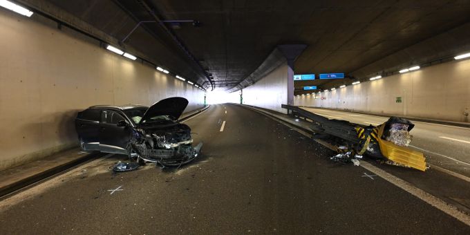 Basel-Stadt - Lenkerin kollidiert bei Unfall auf A3 mit Anpralldämpfer