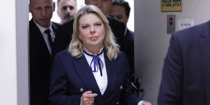Sara Netanjahu plädiert in einem Brief für eine Freilassung der israelischen Geiseln. Sara Netanjahu plädiert in einem Brief für eine Freilassung der israelischen Geiseln.