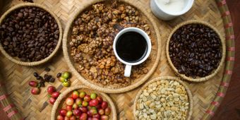 Kaffee Körner Bohnen Kirschen