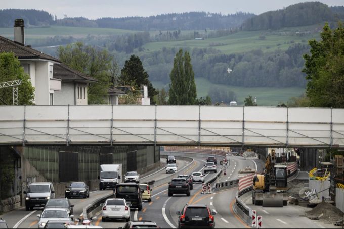 Verkehr auf der Autobahn A6 bei der Ausfahrt Bern-Ostring. (Archivbild) Autobahn A6 Verkehr Bern-Ostring