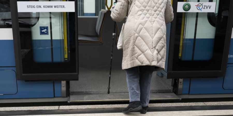 Wegen des langen Bremswegs stellen Trams eine Gefahr dar.