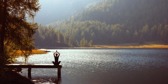 frau auf steg, see, natur, meditation, nadelwald