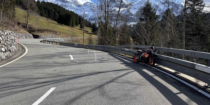 Urnäsch AR: Motorradfahrer bei Unfall verletzt. Urnäsch AR