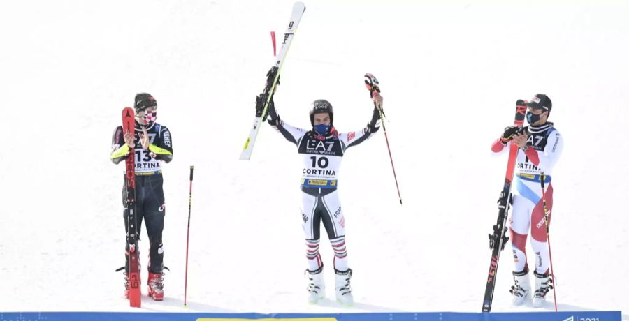 Loic Meillard (r.) jubelt erneut über WM-Bronze.