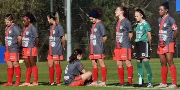 Die spanische Fussballerin Paula Dapena weigert sich, an der Schweigeminute für Diego Maradona teilzunehmen. Diego Maradona