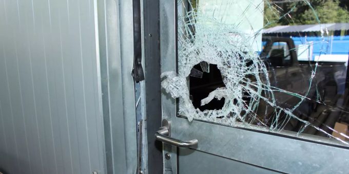 Glarus: Einbruchdiebstahl in Oberurnen. Glarus: Einbruchdiebstahl in Oberurnen