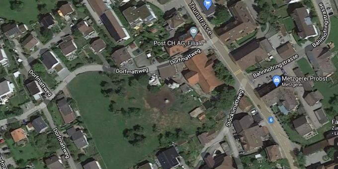 An der Thunstrasse 30 hinter dem Bauernhaus soll in Rubigen eine neue Wohnsiedlung entstehen. Rubigen