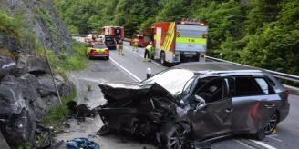 Grabs SG - Selbstunfall mit Auto fordert einen Schwerverletzten