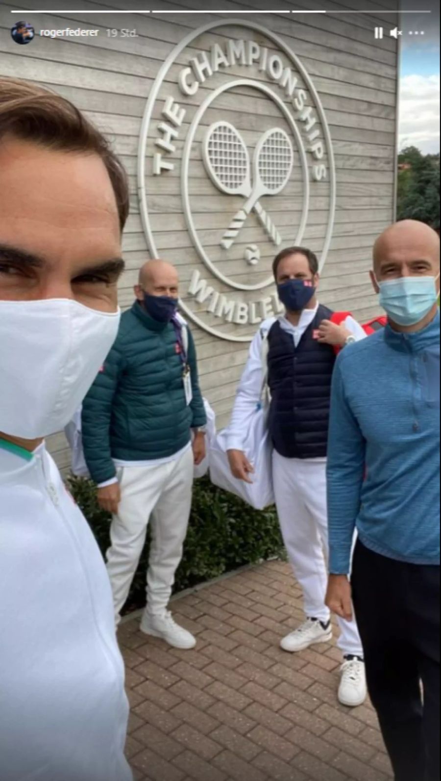 Federer mit seinem Staff zurück bei seinem Lieblingsturnier.