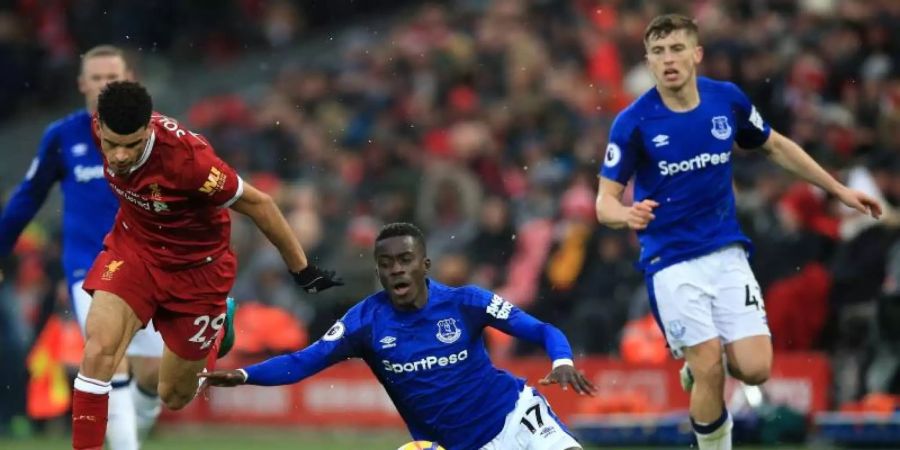 Jonjoe Kenny (r) kam bisher 30 Mal in der Premier League zum Einsatz. Foto: Peter Byrne/PA Wire