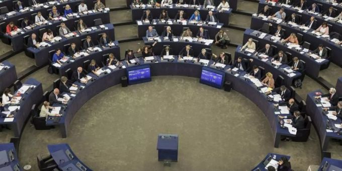 Blick in das Europäische Parlament in Strassburg. Europäisches Parlament Strassburg