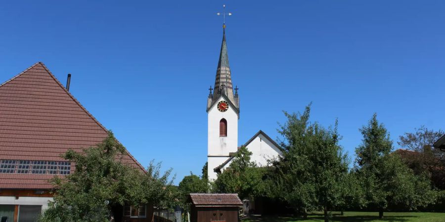 Die reformierte Kirche von Wengi.