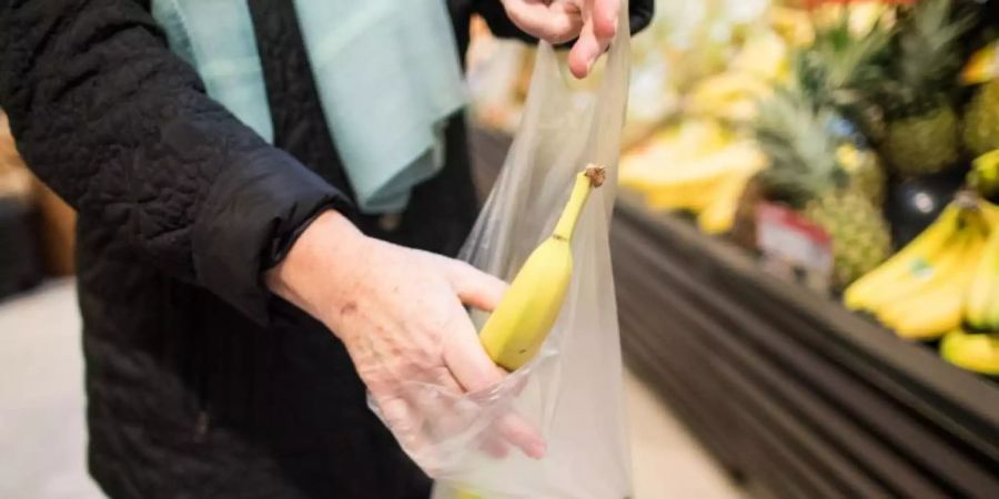 Der Discounter Aldi schafft die kostenlosen Obst- und Gemüsebeutel aus dünnem Plastik ab. Foto: Marcel Kusch