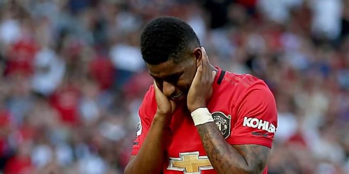 Marcus Rashford muss wegen einer schlimmeren Rückenverletzung vielleicht die restliche Saison aussitzen. Marcus Rashford