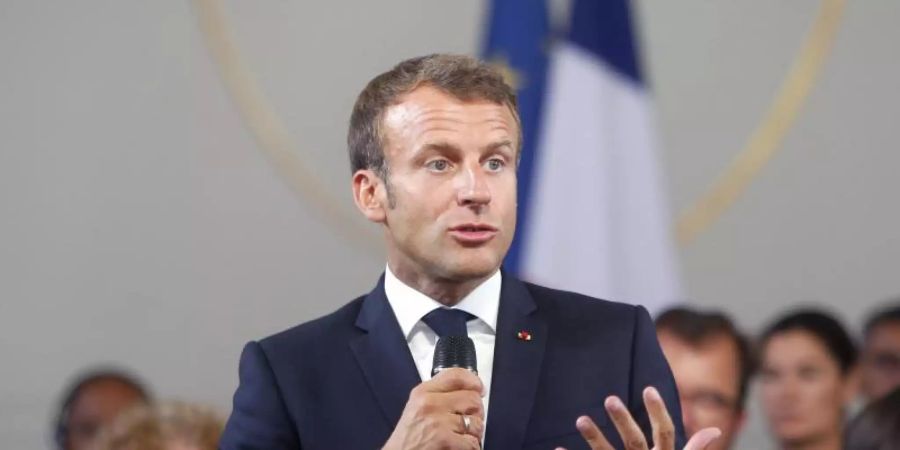 Der französiche Präsident Emmanuel Macron lädt zum G7-Gipfel nach Biarritz. Foto: Michel Spingler/AP