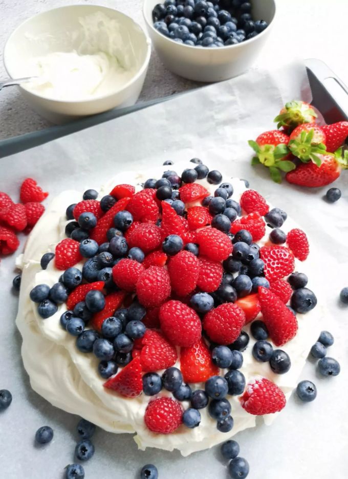 Pavlova Mit Beeren