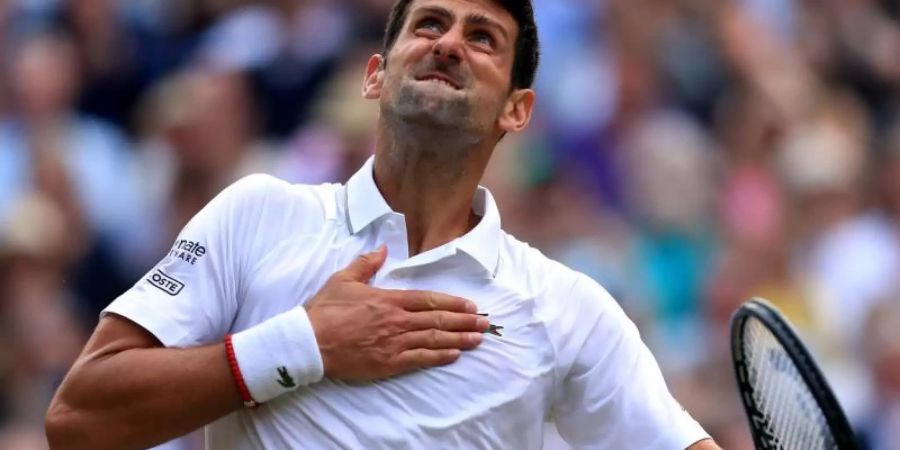 Novak Djokovic feiert seinen Sieg im Finale von Wimbledon. Foto: Mike Egerton/PA Wire