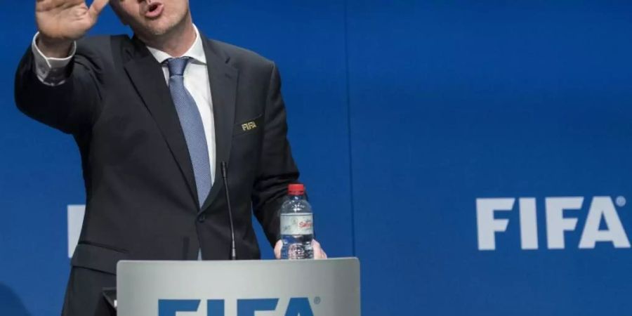 Gianni Infantino steht beim FIFA-Kongress in Paris vor seiner Wiederwahl als Präsident des Fussball-Weltverbandes. Foto: Ennio Leanza/KEYSTONE
