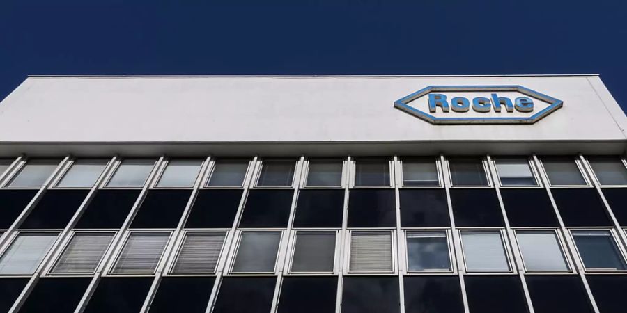 Der Pharmakonzern Roche ist auch in der ersten Jahreshälfte 2019 weiter gewachsen. Im Bild: Ein Gebäude der Firma in Basel. (Archivbild)