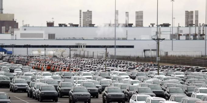 Die Industrieproduktion in den USA ist seit Beginn der Statistik noch nie so stark eingebrochen wie im April - im Bild eine Autofabrik in Detroit. (Archiv) produktion usa