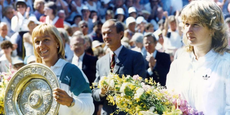 Navratilova (l.) besiegte im Wimbledon-Final 1987 die Deutsche Steffi Graf.