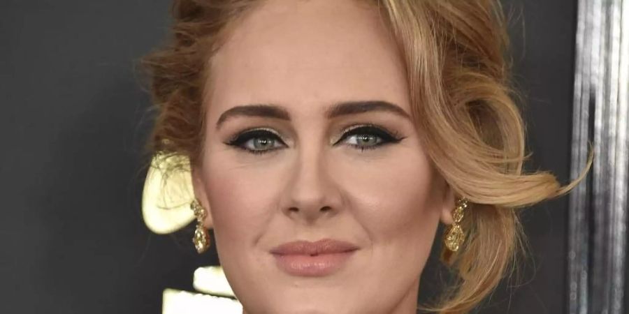 Die britische Sängerin Adele - aufgenommen 2017 - hat sich in letzter Zeit rar gemacht und stark abgenommen. Foto: Jordan Strauss/Invision/AP/dpa