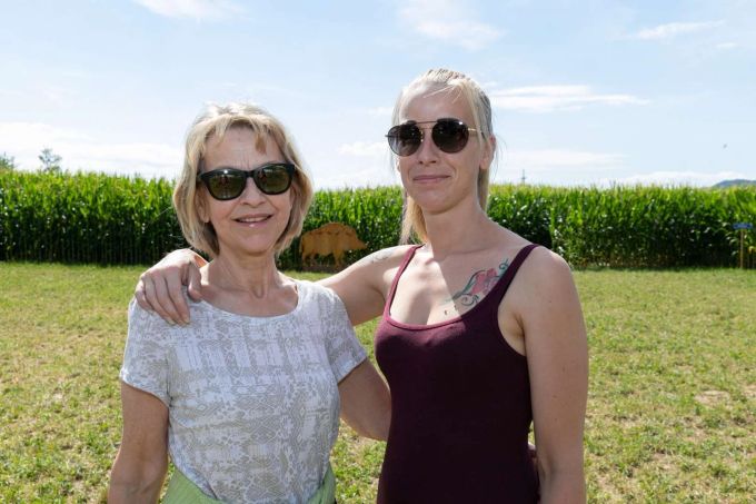 Brigitte & Olivia Carlyle, Playland Spielwaren