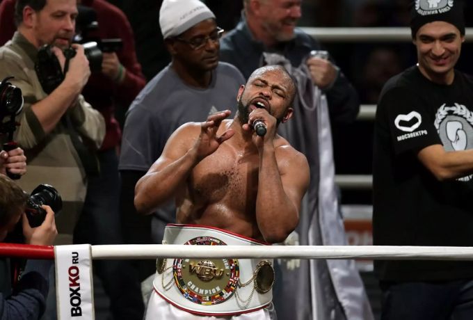 Roy Jones Jr. wird der erste Gegner von Mike Tyson nach dessen Rücktritt sein. Mike Tyson Roy jones