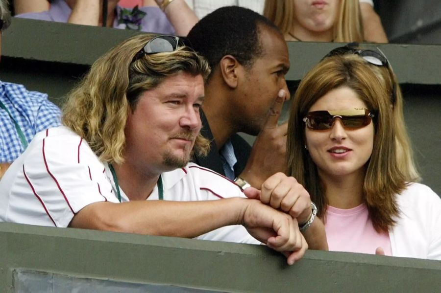 Der Schwede sitzt mit Mirka in der Box von Roger Federer. (Archivbild)