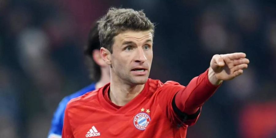 «Es ist völlig klar, dass der Fussball sich nahezu allen Regeln unterwerfen würde, die nötig sind, um zu spielen», sagt Thomas Müller. Foto: Tobias Hase/dpa