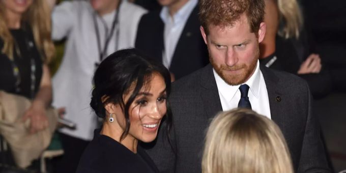 Prinz Harry und Meghan Markle haben sich für ein Leben ohne das englische Königshaus entschieden. prinz harry meghan markle
