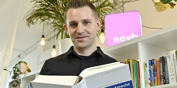 Max Schrems, Datenschutzaktivist, in seinem Büro in Wien. Foto: Hans Punz/APA/dpa Max Schrems