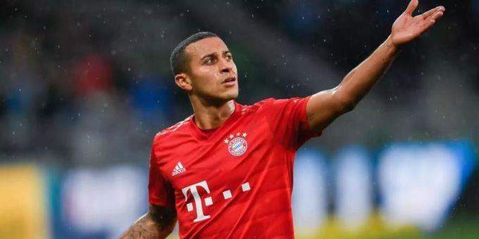 Fehlt dem FC Bayern im Topspiel bei Borussia Dortmund: Thiago. Foto: Tom Weller/dpa Fehlt dem FC Bayern im Topspiel bei Borussia Dortmund: Thiago. Foto: Tom Weller/dpa