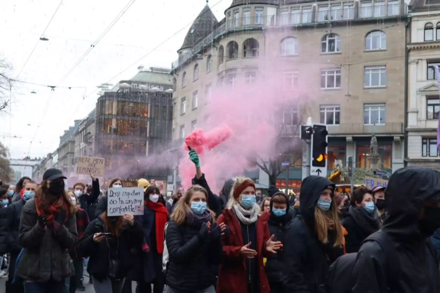 Demonstrierende in Zürich, 11. Dezember 2021.